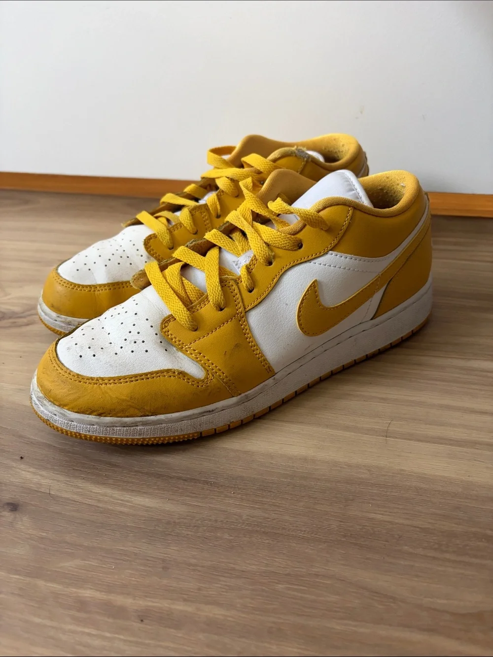 Nike Jordan Low-Top Sneakers in Yellow and White